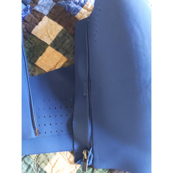 Victoria's Secret VSX Front Zip Sports Bra Size 36DDD Turquoise Blue NWT - Picture 9 of 9